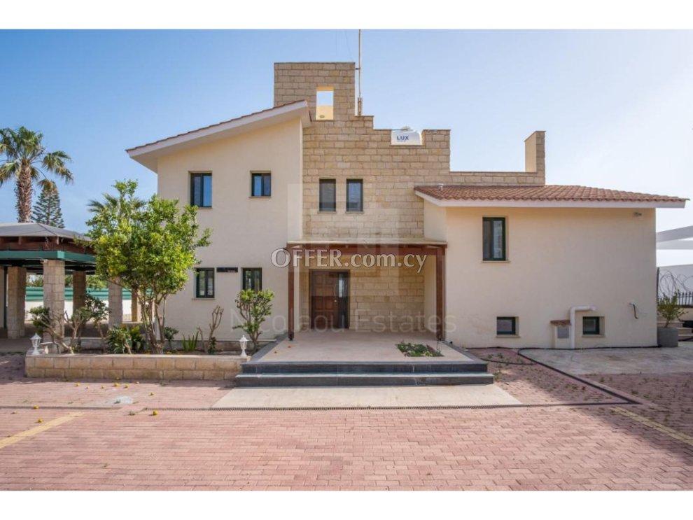 Large seaside villa for sale in Peyia area of Paphos: https://www.offer.com.cy/en/large-seaside-villa-for-sale-in-peyia-area-of-paphos/21-664980/ (www.offer.com.cy)