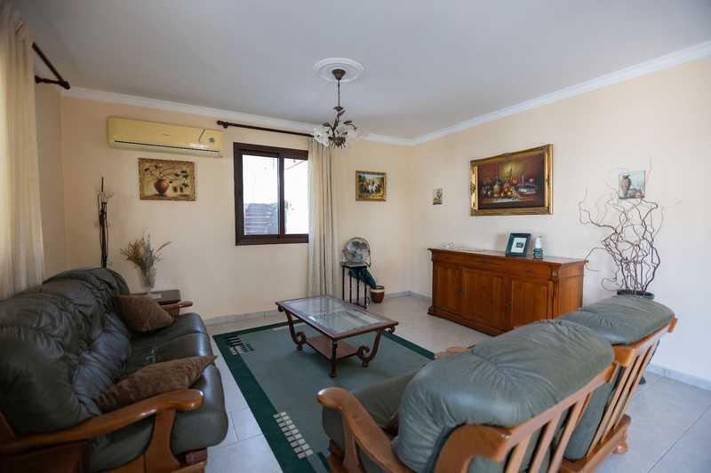 3-bedroom villa to rent: https://www.bazaraki.com/adv/5797191_3-bedroom-villa-to-rent (www.bazaraki.com)