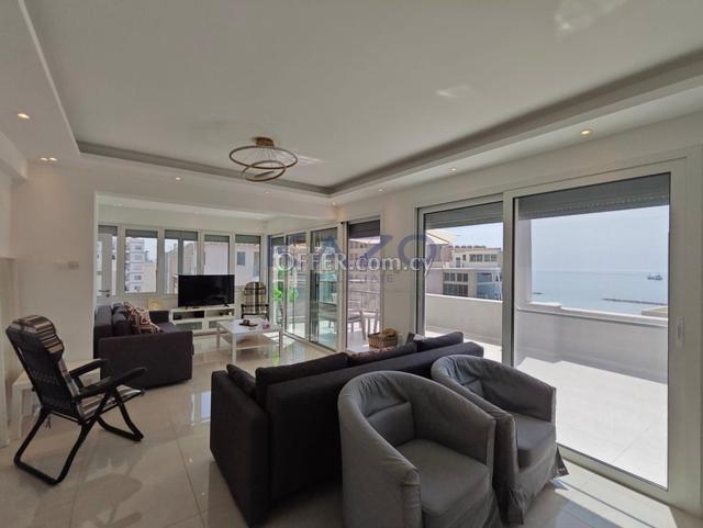 Stunning Penthouse Apartment with Sea View in Neapolis: https://www.offer.com.cy/en/stunning-penthouse-apartment-with-sea-view-in-neapolis/21-816786/ (www.offer.com.cy)