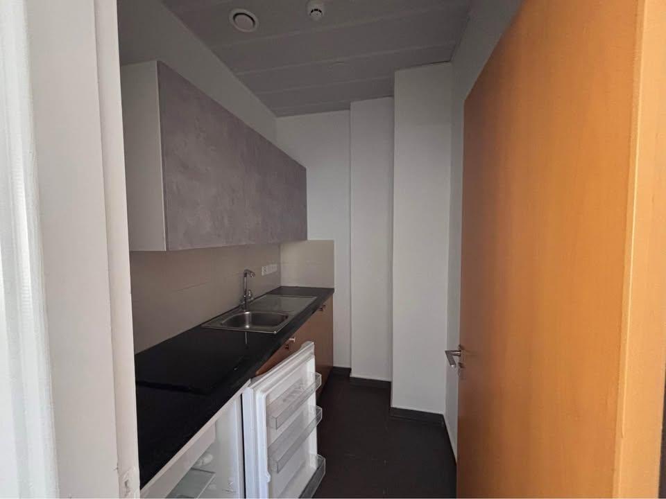 Office in Glastonos, prime location: https://www.facebook.com/marketplace/item/520568101118992 (www.facebook.com)