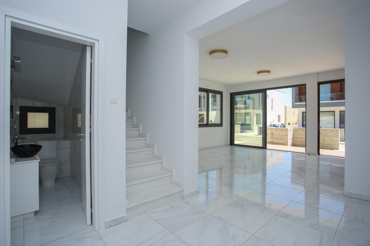 New 3-bedroom house in Paphos № 153079: https://dom.com.cy/en/catalog/sale/153079/ (dom.com.cy)