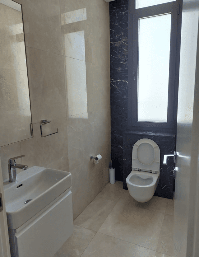 3-bedroom penthouse to rent: https://www.bazaraki.com/adv/5795266_3-bedroom-penthouse-to-rent (www.bazaraki.com)