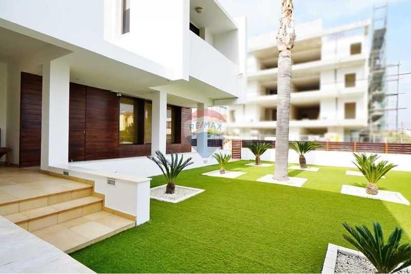4-bedroom detached house for sale: https://www.bazaraki.com/adv/5797867_4-bedroom-detached-house-for-sale (www.bazaraki.com)