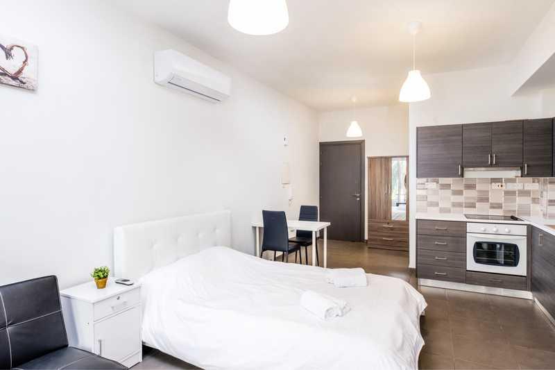 Studio apartment to rent: https://www.bazaraki.com/adv/5795196_studio-penthouse-to-rent (www.bazaraki.com)