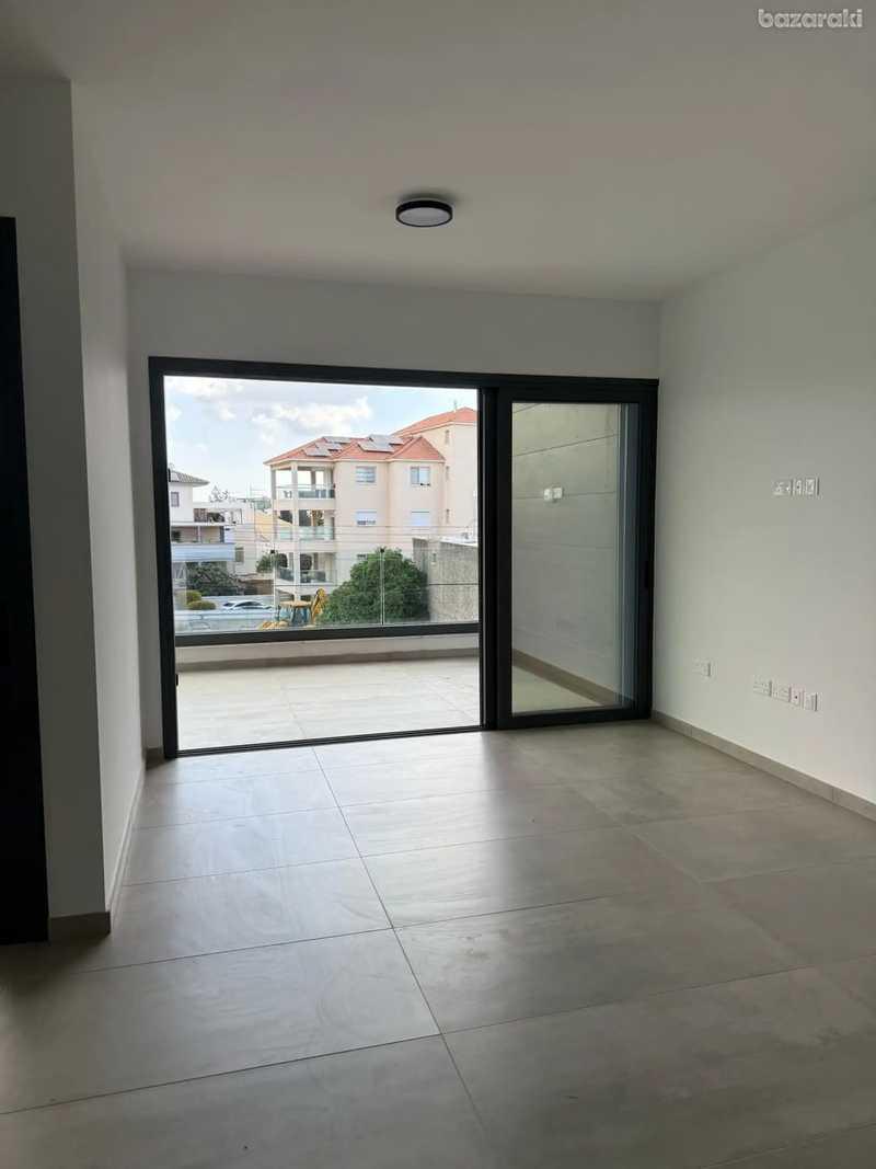 2-bedroom apartment to rent: https://www.bazaraki.com/adv/5795105_2-bedroom-apartment-to-rent (www.bazaraki.com)
