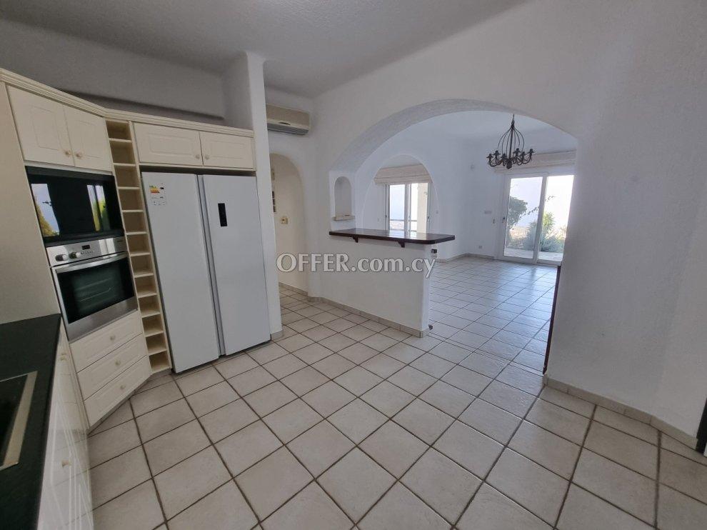 4-bedroom Detached Villa 321 sqm in Tala: https://www.offer.com.cy/en/4-bedroom-detached-villa-321-sqm-in-tala/21-816029/ (www.offer.com.cy)