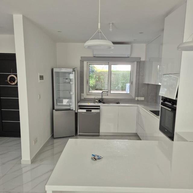3-bedroom house in Limassol №152007: https://dom.com.cy/en/catalog/rent/152007/ (dom.com.cy)