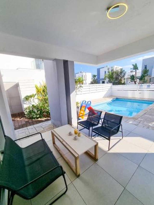 Beach villa with private pool and bbq: https://www.bazaraki.com/adv/5786288_beach-villa-with-private-pool-and-bbq (www.bazaraki.com)