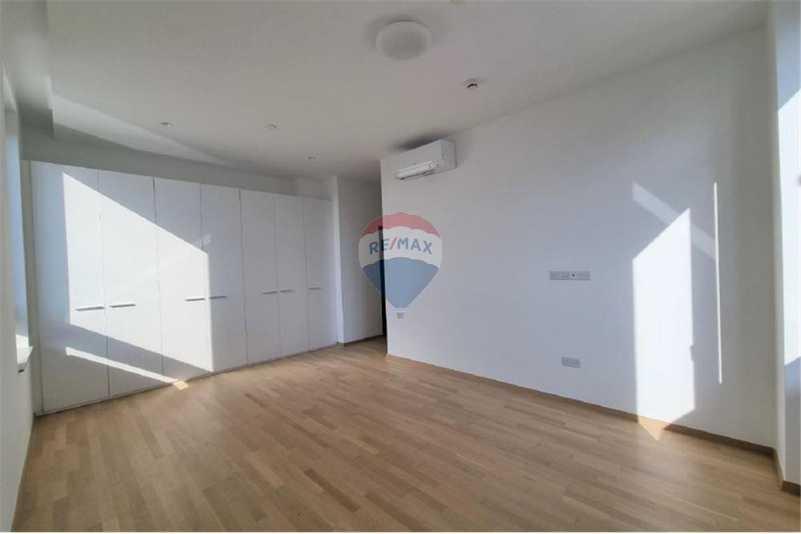 3-bedroom apartment for sale: https://www.bazaraki.com/adv/5797857_3-bedroom-apartment-for-sale (www.bazaraki.com)