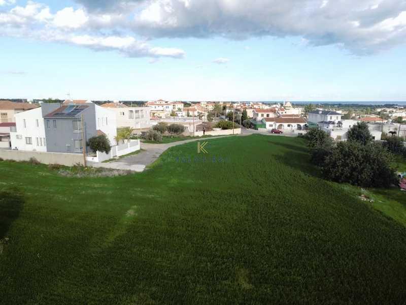 Residential land 6689 m²: https://www.bazaraki.com/adv/5754777_residential-land-6689-m2 (www.bazaraki.com)