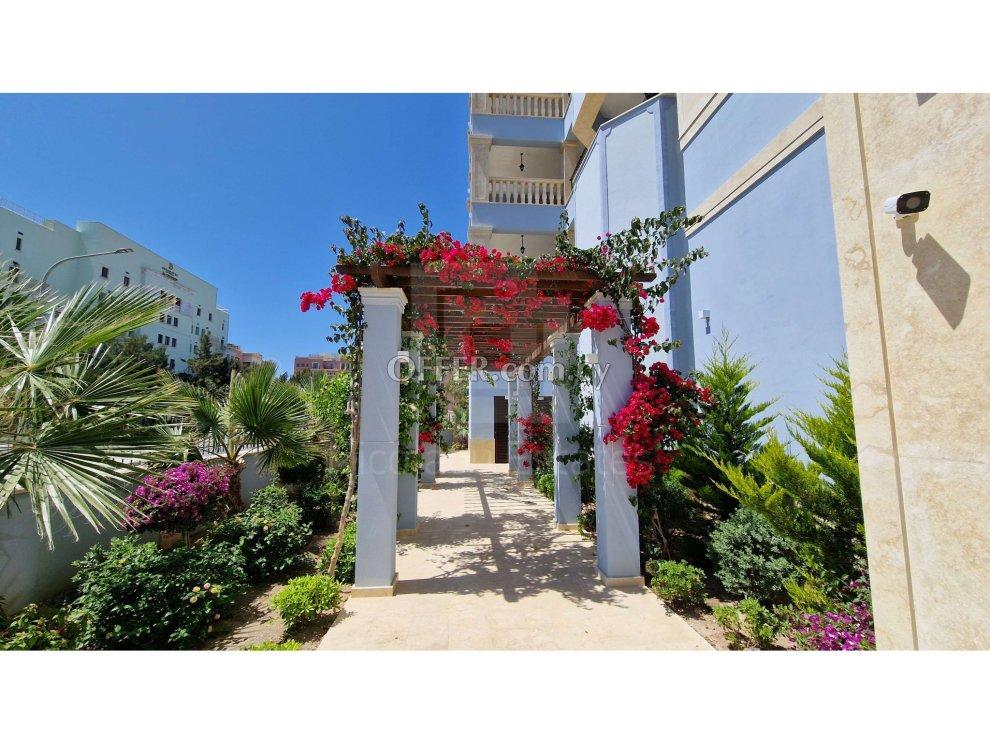 New Luxurious two bedroom apartment in Germasogeia tourist area Limassol: https://www.offer.com.cy/en/new-luxurious-two-bedroom-apartment-in-germasogeia-tourist-area-limassol/21-735431/ (www.offer.com.cy)