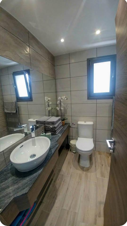 3 bedroom villa - holiday accommodation / daily rate €380: https://www.facebook.com/marketplace/item/990462763302057 (www.facebook.com)
