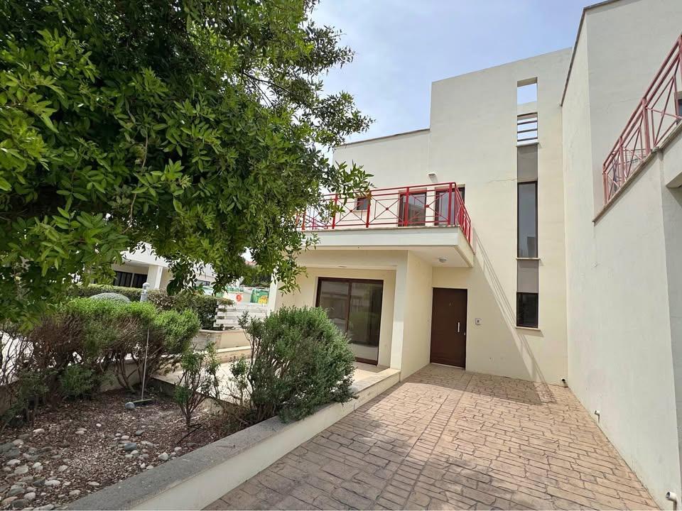 Stunning 3-Bedroom En Suite Duplex in Gated Family-Friendly Complex Near the Sea: https://www.facebook.com/marketplace/item/706815021805424 (www.facebook.com)