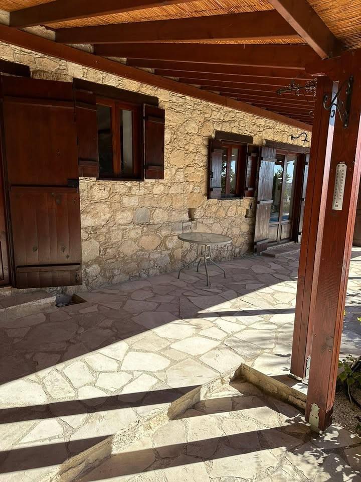 2 Bedroom Bungalow For Rent: https://www.zyprus.com/property/39368/2-bedrooms-house-bungalow-in-tala-paphos (www.zyprus.com)