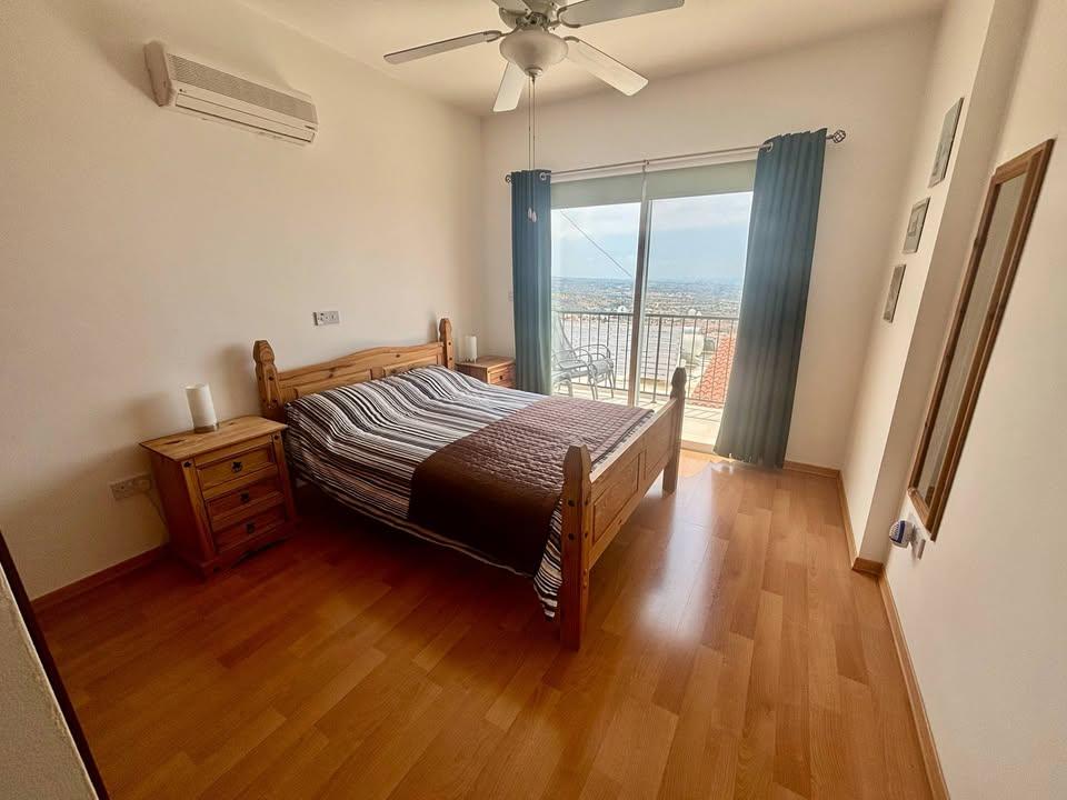 2 beds 1 bath Flat/apartment: https://www.facebook.com/marketplace/item/2848408678695148 (www.facebook.com)