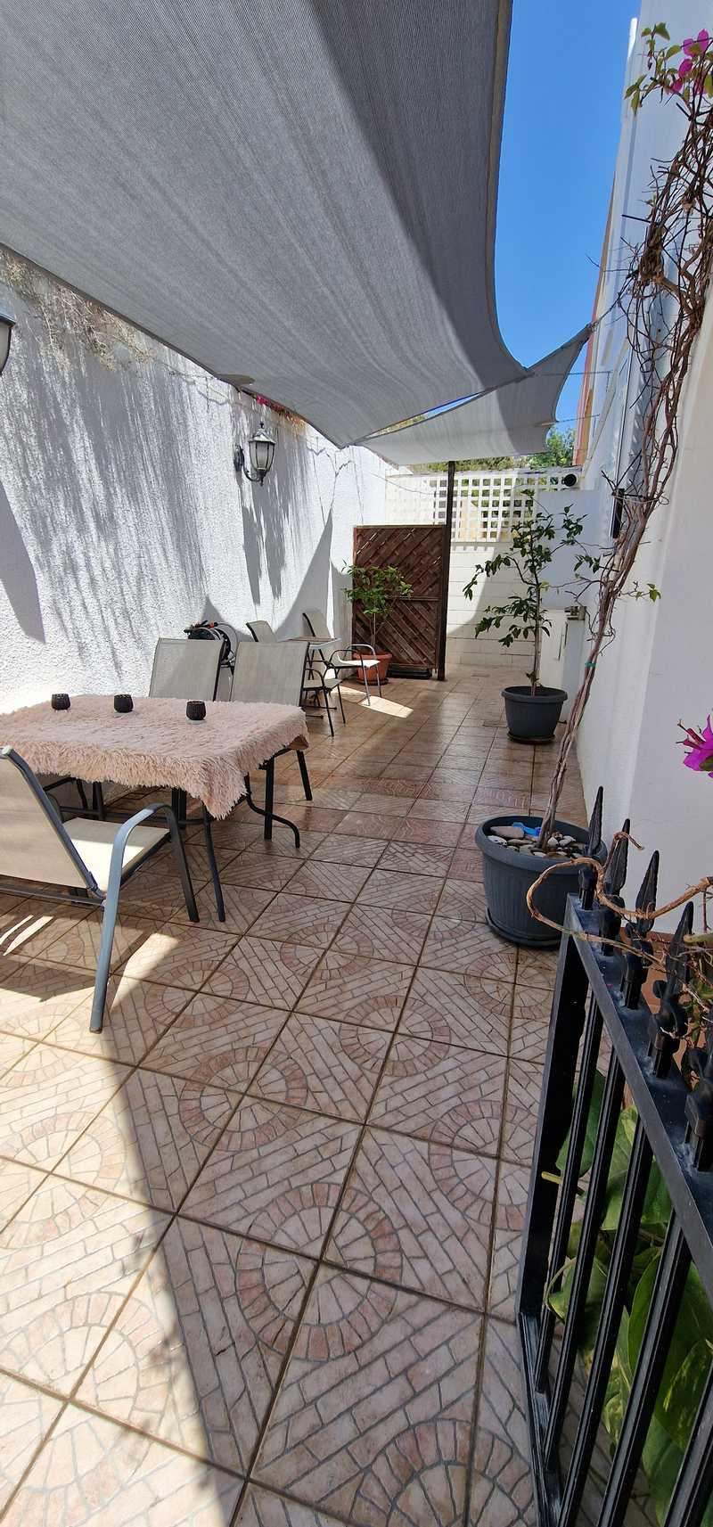 3-bedroom maisonette to rent: https://www.bazaraki.com/adv/5787942_3-bedroom-maisonette-to-rent (www.bazaraki.com)