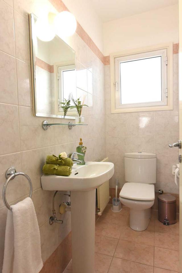 3-bedroom apartment to rent: https://www.bazaraki.com/adv/5765103_3-bedroom-apartment-to-rent (www.bazaraki.com)