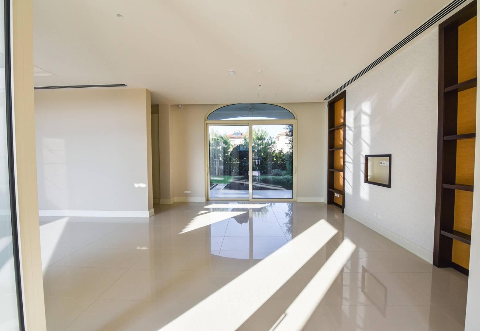 New 5-bedroom villa in Larnaca № 153400: https://dom.com.cy/en/catalog/sale/153400/ (dom.com.cy)