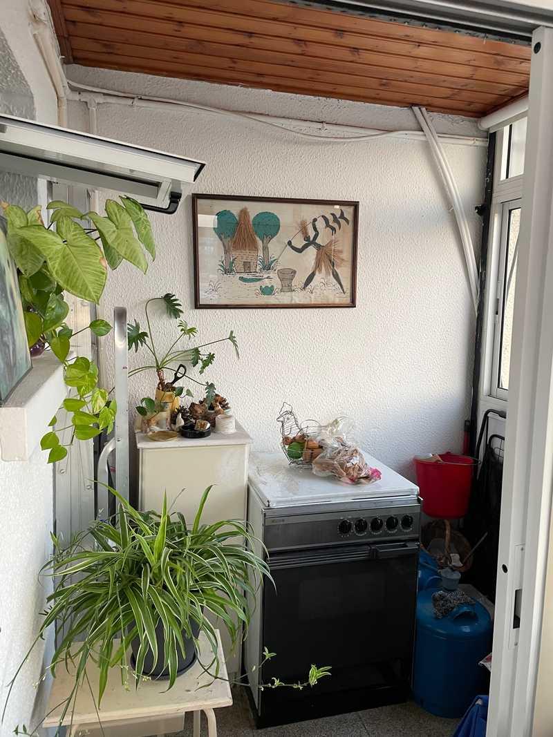Cozy room in the city center: https://www.bazaraki.com/adv/5793054_cozy-room-for-rent-in-the-city-center (www.bazaraki.com)