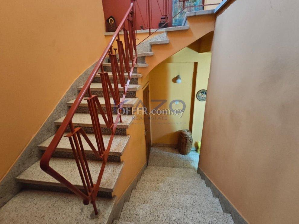 Spacious Semi-Detached House for Sale in Katholiki: https://www.offer.com.cy/en/spacious-semi-detached-house-for-sale-in-katholiki/21-816123/ (www.offer.com.cy)
