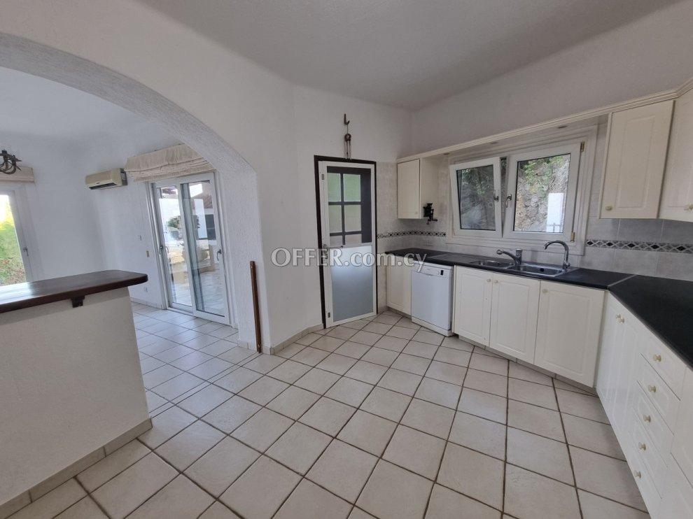 4-bedroom Detached Villa 321 sqm in Tala: https://www.offer.com.cy/en/4-bedroom-detached-villa-321-sqm-in-tala/21-816029/ (www.offer.com.cy)
