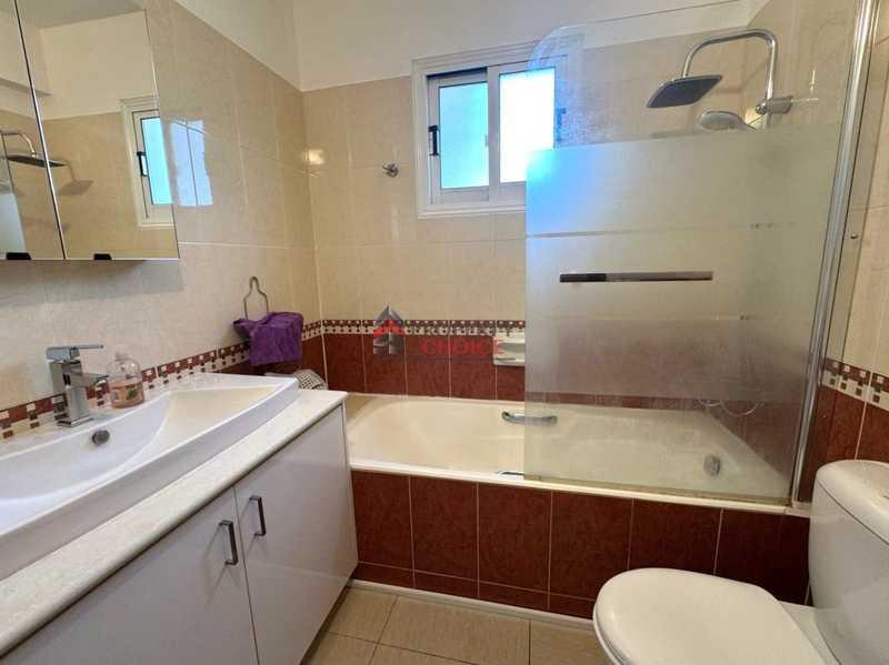 3-bedroom apartment to rent: https://www.bazaraki.com/adv/5791404_3-bedroom-apartment-to-rent (www.bazaraki.com)