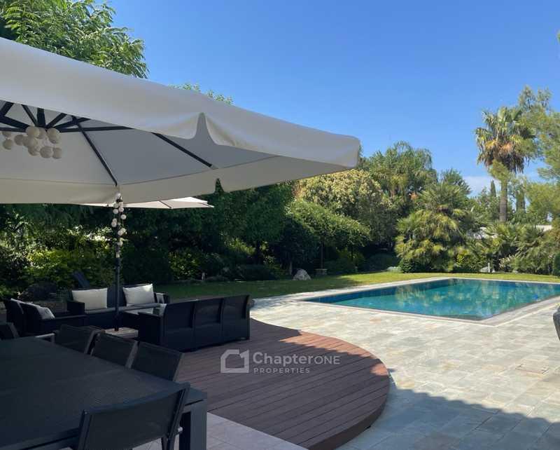 5-bedroom villa for sale: https://www.bazaraki.com/adv/5797694_5-bedroom-villa-for-sale (www.bazaraki.com)