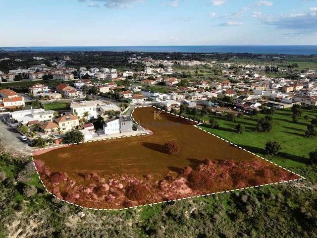 Residential land 6689 m²: https://www.bazaraki.com/adv/5754777_residential-land-6689-m2 (www.bazaraki.com)