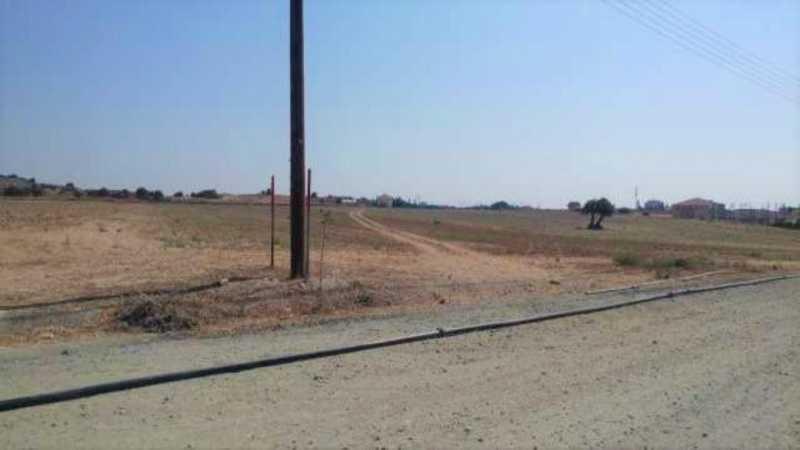Residential land 2118 m²: https://www.bazaraki.com/adv/5794973_residential-land-2118-m2 (www.bazaraki.com)