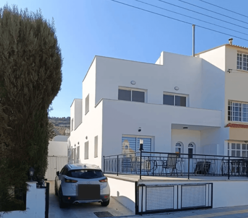 6-bedroom maisonette for sale: https://www.bazaraki.com/adv/5787059_6-bedroom-maisonette-for-sale (www.bazaraki.com)