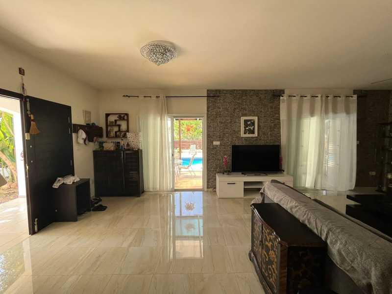 4-bedroom villa to rent: https://www.bazaraki.com/adv/5793414_4-bedroom-villa-to-rent (www.bazaraki.com)
