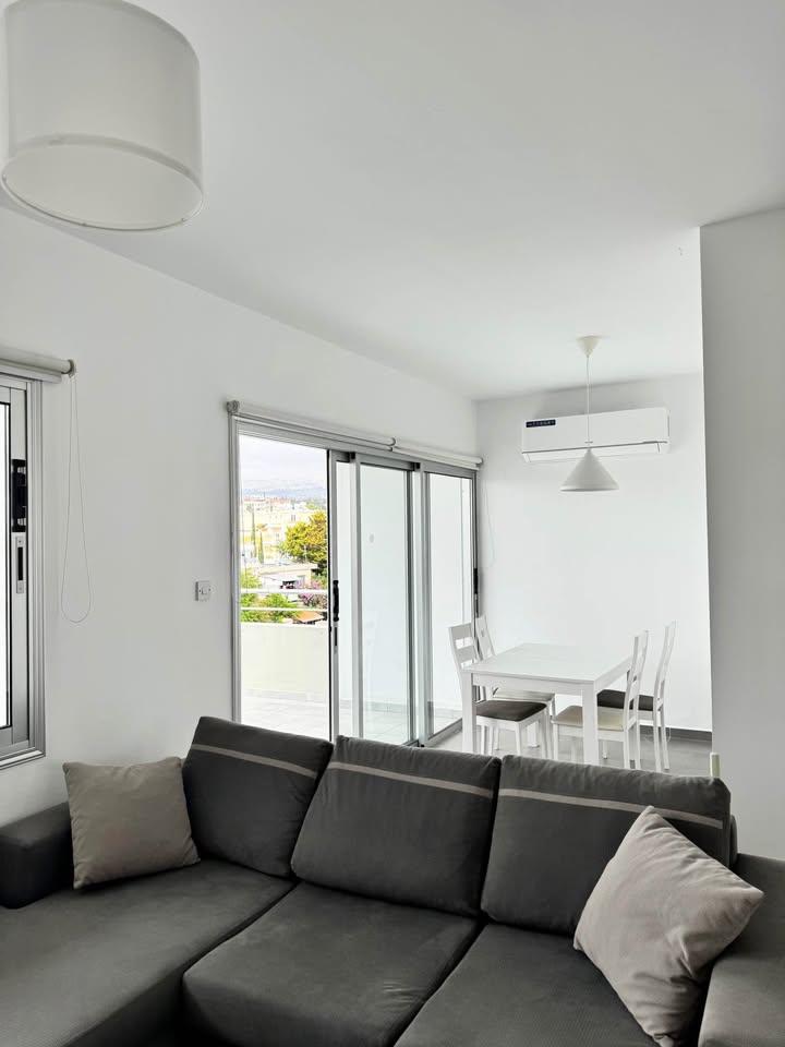 Spacious 2-Bedroom Top-Floor Apartment in Central Paphos: https://www.facebook.com/marketplace/item/700603872555602 (www.facebook.com)