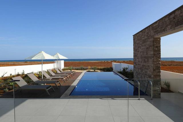 New 5-bedroom villa in Famagusta № 152193: https://dom.com.cy/en/catalog/sale/152193/ (dom.com.cy)