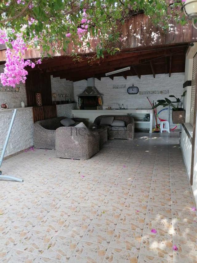 6-bedroom villa for sale: https://www.bazaraki.com/adv/5798373_6-bedroom-villa-for-sale (www.bazaraki.com)