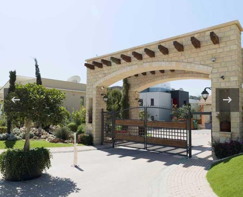 4-bedroom villa for sale: https://www.bazaraki.com/adv/5766388_4-bedroom-villa-for-sale (www.bazaraki.com)