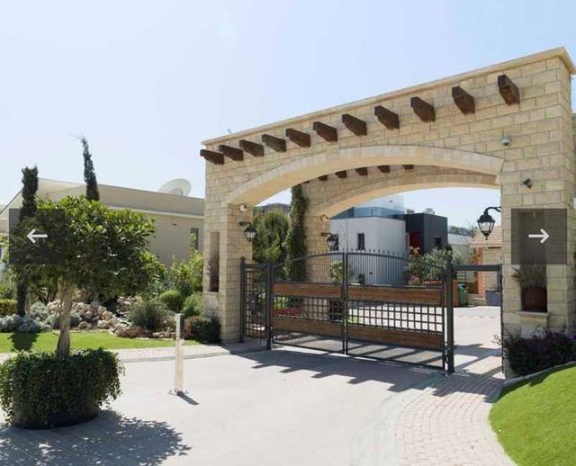 4-bedroom villa for sale: https://www.bazaraki.com/adv/5766388_4-bedroom-villa-for-sale (www.bazaraki.com)