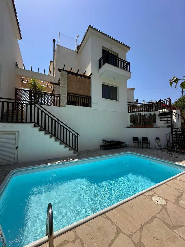 2-bedroom detached house for sale: https://www.bazaraki.com/adv/5789116_2-bedroom-detached-house-for-sale (www.bazaraki.com)