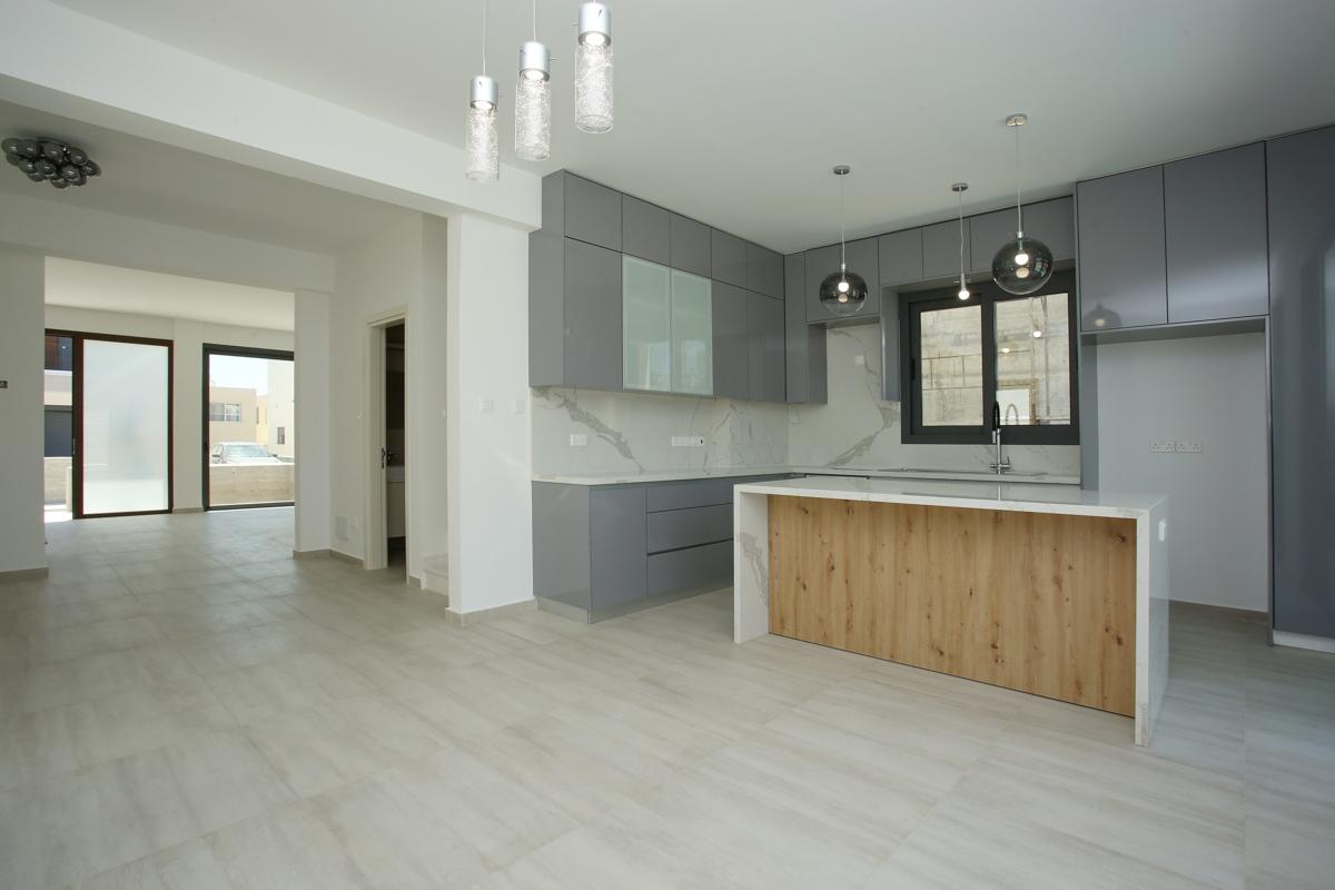 New 3-bedroom house in Paphos № 153077: https://dom.com.cy/en/catalog/sale/153077/ (dom.com.cy)