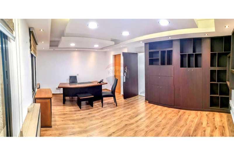 A whole floor office of 280sqm in the city center: https://www.bazaraki.com/adv/5798075_a-whole-floor-office-of-280sqm-in-the-city-center (www.bazaraki.com)