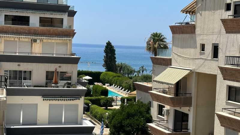 Apartment on the first line in the complex with swimming pool.: https://www.bazaraki.com/adv/5791799_apartment-on-the-first-line-in-the-complex-with-swimming-pool (www.bazaraki.com)