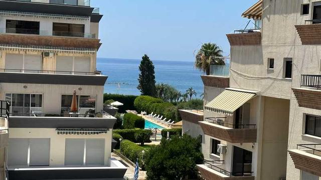 Apartment on the first line in the complex with swimming pool.: https://www.bazaraki.com/adv/5791799_apartment-on-the-first-line-in-the-complex-with-swimming-pool (www.bazaraki.com)
