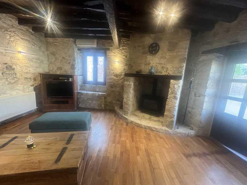 3-bedroom semi-detached for sale: https://www.bazaraki.com/adv/5797019_3-bedroom-semi-detached-for-sale (www.bazaraki.com)