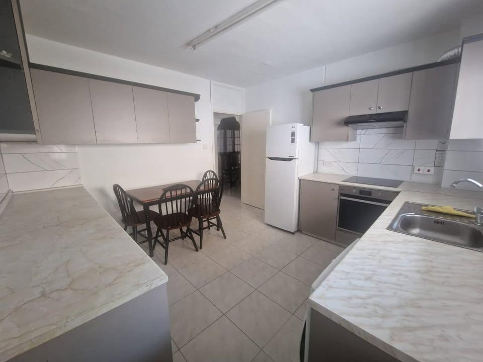 3 Beds 3 Baths House: https://www.facebook.com/marketplace/item/3675489166082502 (www.facebook.com)