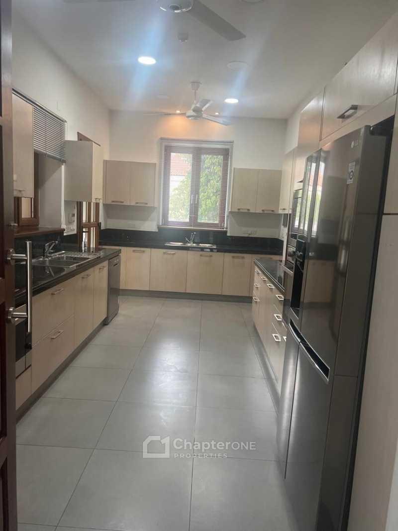 5-bedroom villa to rent: https://www.bazaraki.com/adv/5797692_5-bedroom-villa-to-rent (www.bazaraki.com)