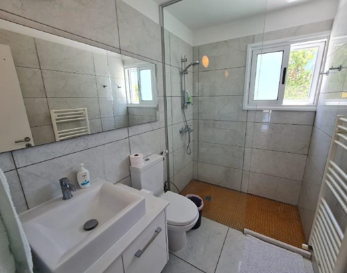 6-bedroom villa in Paphos № 153166: https://dom.com.cy/en/catalog/sale/153166/ (dom.com.cy)