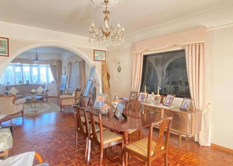 4 bedroom house: https://www.facebook.com/marketplace/item/696546582874063 (www.facebook.com)