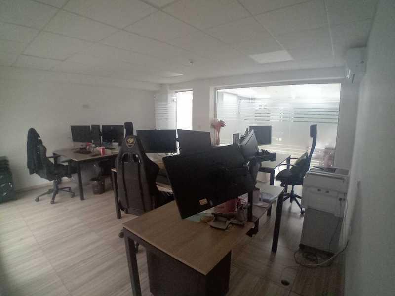 Modern 160 square meter mezzanine floor in agios athanasios: https://www.bazaraki.com/adv/5796608_modern-160-square-meter-mezzanine-floor-in-agios-athanasios (www.bazaraki.com)