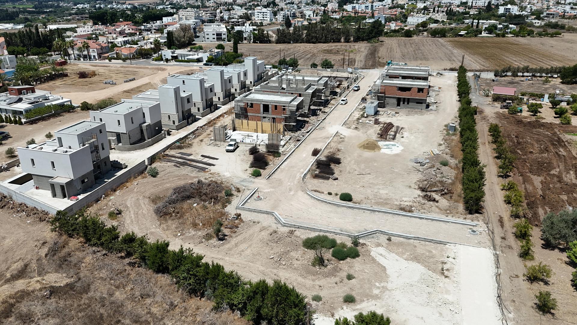 New 3-bedroom villa in Paphos № 153708: https://dom.com.cy/en/catalog/sale/153708/ (dom.com.cy)
