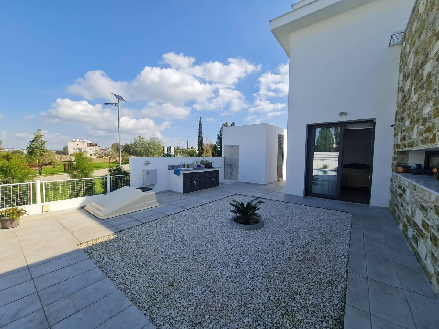 New 4-bedroom villa in Larnaca №153333: https://dom.com.cy/en/catalog/rent/153333/ (dom.com.cy)