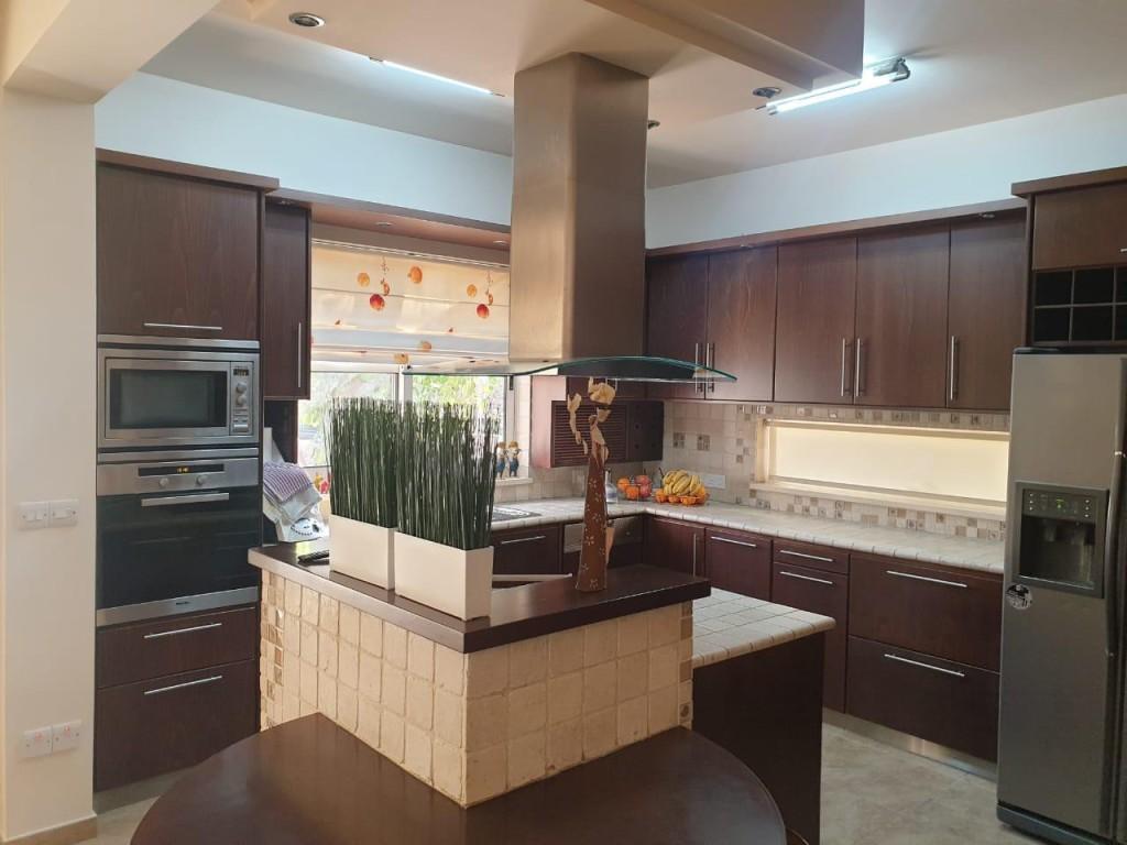 4 Bedroom Detached House For Sale: https://www.zyprus.com/property/24554/4-bedrooms-house-detached-house-in-agios-athanasios-limassol (www.zyprus.com)